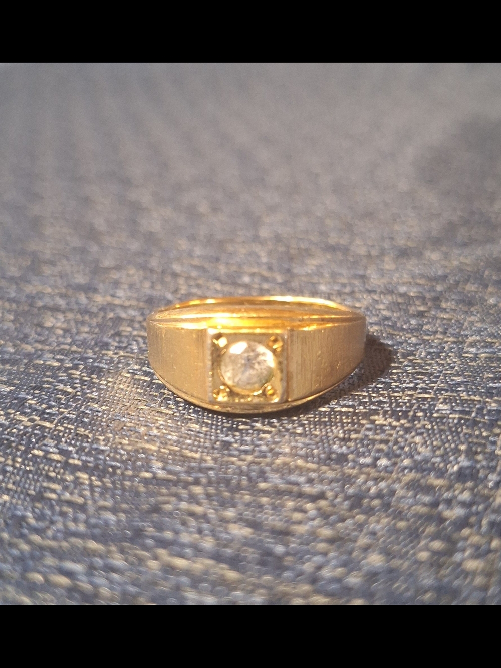 18K H.G.E Avon  Men's Solitaire Ring with Clear Stone